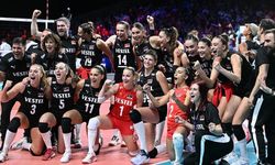 Avrupa şampiyonu A Milli Voleybol Takımı, olimpiyat elemeleri için Japonya'ya gitti