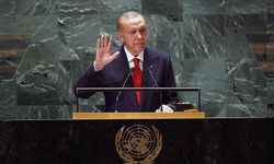 BM'deki liderlere "Aynı Coğrafyada Barış İçinde Farklı  İnanış Ortak Anlayış" ve "BM Reformu" kitabı