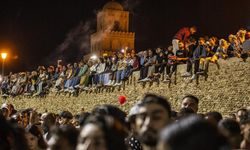 Tunus’un Kayravan kentinde düzenlenen Mevlit Kandili kutlamalarına binlerce kişi katıldı