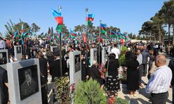 Azerbaycan'da 2. Karabağ Savaşı'nın yıl dönümünde şehitler anıldı