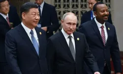 Vladimir Putin, Xi Jinping'in küresel Kuşak ve Yol zirvesinde karşılandı
