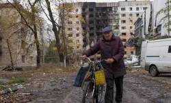 Ukrayna Savaşı: Rus saldırısı sırasında Avdiivka'da hayatta kalan siviller