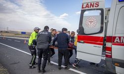 Erzurum'da işçileri taşıyan kamyonetin devrilmesi sonucu 7 kişi yaralandı
