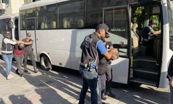 "Kafes" operasyonunun İzmir ayağında yakalanan 20 şüpheli adliyede