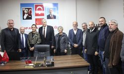CHP genel başkanlığına adaylığını açıklayan Öymen, Artvin İl Başkanlığını ziyaret etti