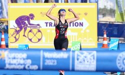 Milli triatlet Selinay Tuğçe Kır, Avrupa Triatlon Kupası'nda altın madalya kazandı