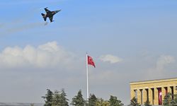 SOLOTÜRK'ten Anıtkabir üzerinde Cumhuriyet'in 100. yıl dönümüne özel uçuş gösterisi