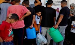 Şifa Hastanesine sığınan Filistinliler, içecek su bulamıyor