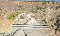 Bingöl'ün Çapakçur Çayı'nda taşkın riskine karşı çalışma yapılıyor
