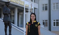 Aydın'da trafik kazası sonrası bir süre yürüyemeyen motosikletli polis, üniformasına kavuştu