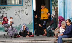 BM Filistinli Mültecilere Yardım Ajansı: Gazze'de yaklaşık 74 bin Filistinli okullarımıza sığındı