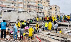 Depremde 77 kişinin yaşamını yitirdiği apartman onaylı projelere aykırı inşa edilmiş
