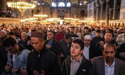 Gazze'de hayatını kaybedenler için Ayasofya-i Kebir Camii'nde sela okundu