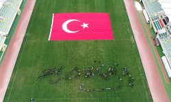Kırklareli'nde 250 öğrenci, Atatürk'ün imzasının koreografisini oluşturdu