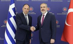 Yunanistan Dışişleri Bakanı Yerapetritis, mevkidaşı Fidan'la istişare sürecine girdiklerini belirtti