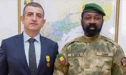 Baykar Genel Müdürü Haluk Bayraktar'a Mali'ye hizmetlerinden dolayı Ulusal Nişan verildi