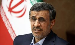 ABD'nin yaptırım listesindeki Ahmedinejad "güvenlik sorumluluğunu üstlenerek" ülke dışına çıktı