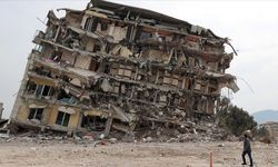 Hatay'da depremde 30 kişinin öldüğü binanın şantiye şefi tutuklandı
