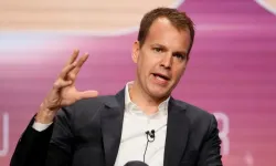 HBO patronu Casey Bloys, sahte hesaplar kullandığını itiraf etti