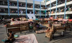Gazze'de kaçan mülteciler açlık ve hastalıkla karşı karşıya: 'Karanlık Çağdayız'