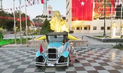 "Atatürk'ün kullandığı araba" Keçiören'de sergileniyor