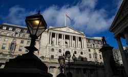 İngiltere Merkez Bankası, politika faizini son 15 yılın en yüksek seviyesinde tuttu
