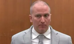 Eski çete üyesi Derek Chauvin'i 22 kez bıçaklamakla suçlandı