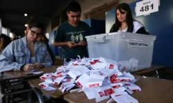 Şilililer, Pinochet dönemi anayasasının değiştirilmemesini oyladı