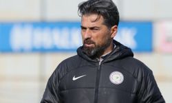 Çaykur Rizespor Teknik Direktörü İlhan Plaut: Galibiyet yaşattığımız için kutluyuz