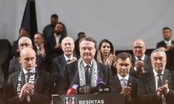 Beşiktaş Kulübünün yeni başkanı Hasan Arat, teşekkür konuşması yaptı