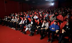 Ağrı'da öğrenciler "Aybüke: Öğretmen Oldum Ben" filmini izledi
