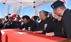 Şehit Piyade Teğmen Günay, Afyonkarahisar'da son yolculuğuna uğurlandı