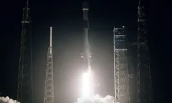 SpaceX Falcon 9 roketi, rekor kıran 19. görevinde Starlink uydularını fırlattı