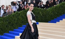 Kanadalı şarkıcı Celine Dion artık kaslarını kontrol edemiyor