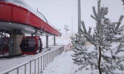 Erciyes'e kar yağdı