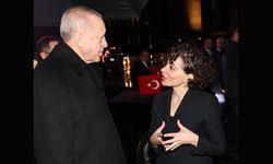 Cumhurbaşkanı Erdoğan Londra Bienali'nde "Public Award" kazanan eseri AKM'de inceledi