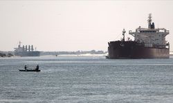 Kızıldeniz ile Süveyş Kanalı'nın ticari gemi trafiğine kapatılması nelere yol açar?