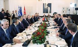 Atina Bildirgesi'nde devamlı ve yapıcı istişare vurgusu