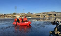 Kahramanmaraş'ta nehre düşen çocuğu arama çalışmaları sürüyor