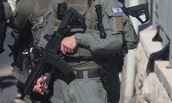 İsrailli aktivist, polisin muhalifleri taciz ettiğini ve "hain muamelesi" yaptığını anlattı