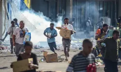 Papua Yeni Gine: Büyük isyan ve yağma sonrasında en az 15 kişi öldü
