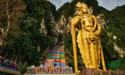 Batu Caves Tapınağı'na yürüyen merdiven güncellemesi geliyor