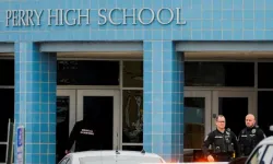 Öğrencileri okulda silahlı saldırıdan kurtaran Iowa'lı müdür hayatını kaybetti