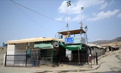 Afganistan ve Pakistan arasındaki sınır kapısı günler sonra araç geçişine açıldı