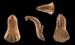 4 bin yıllık yılan şekilli seramik kulplar bulundu