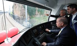 Cumhurbaşkanı Erdoğan Sirkeci-Kazlıçeşme Raylı Sistem Hattı'nda tren kullandı