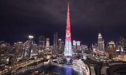 BAE'nin sembol binası Burc Halife'ye Türk bayrağı yansıtıldı