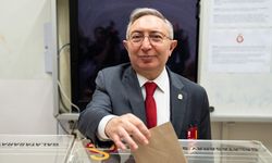 Galatasaray'da divan kurulu başkanlığına yeniden Aykutalp Derkan seçildi