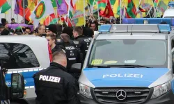 Almanya'da terör örgütü PKK yandaşları Türkiye'nin Hannover Başkonsolosluğuna saldırdı