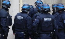 Paris Belediyesine yolsuzluk soruşturması kapsamında polis baskını